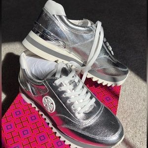 NEW Tory Burch Sawtooth Logo Silver White Sneakers Metallic Canvas Leather 6.5